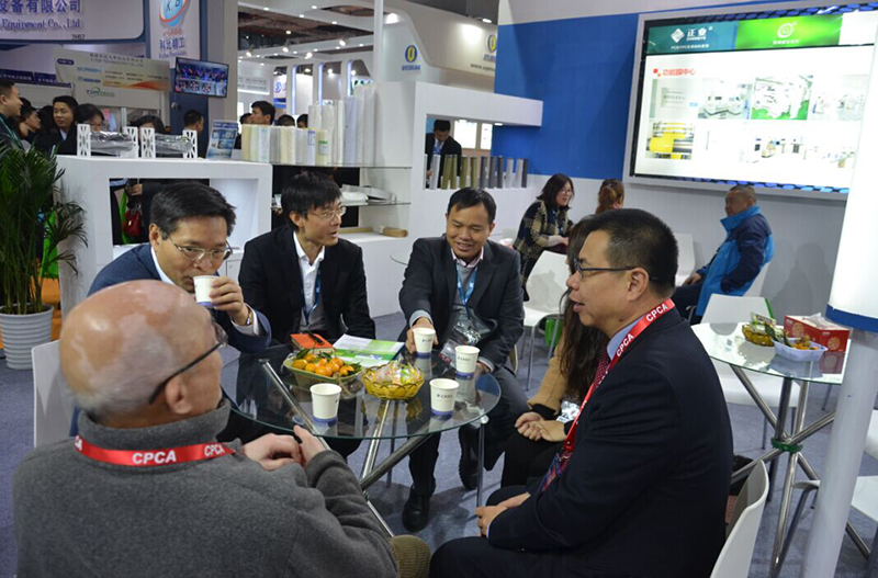 公司領(lǐng)導(dǎo)洽談業(yè)務(wù)合作 公司領(lǐng)導(dǎo)洽談業(yè)務(wù)合作